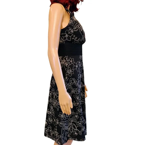 White House Black Market Embroidered Halter Dress Size 0 - Picture 6 of 7